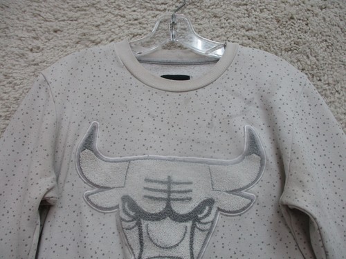 Chicago Bulls Sweater Small Adult Beige NBA Pullover Embossed Logo Casual Mens S - Picture 2 of 12