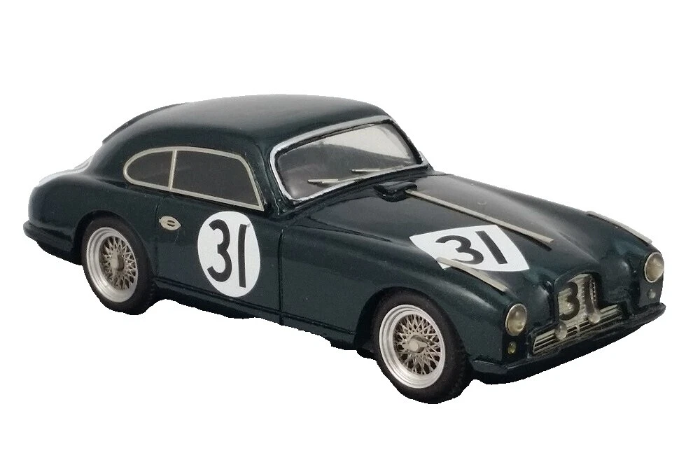 Aston Martin 1:43 Diecast Racing Cars