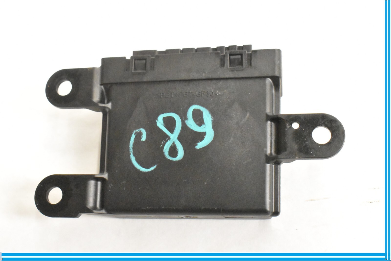 Maserati Ghibli 2014-2017 Sender unit P/N 670039913