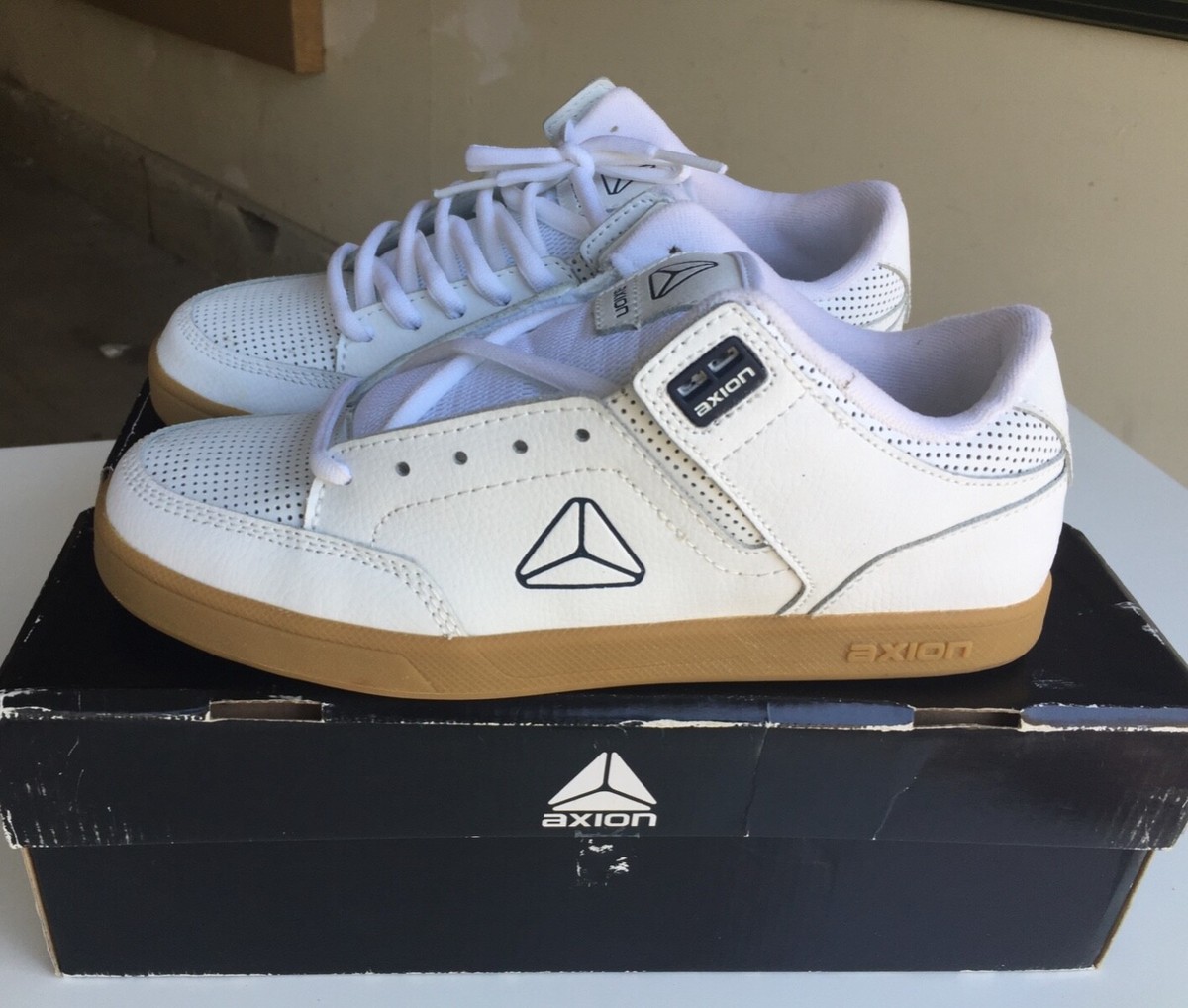 レア　axion footwear デッドストック　ガムソール Axion footwear Mandela White/Gum Brand New size 9-Rare