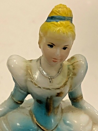 Vintage Walt Disney Productions plastic Cinderella Cake Topper - Picture 2 of 12