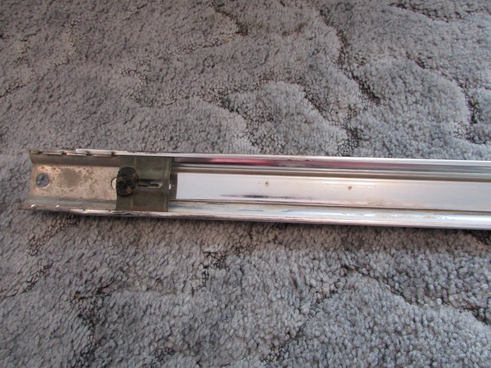 Camioneta "Ford" F100/150/250/350 1973-1979, guardabarros delantero derecho moldura exterior Foto 3 de 4