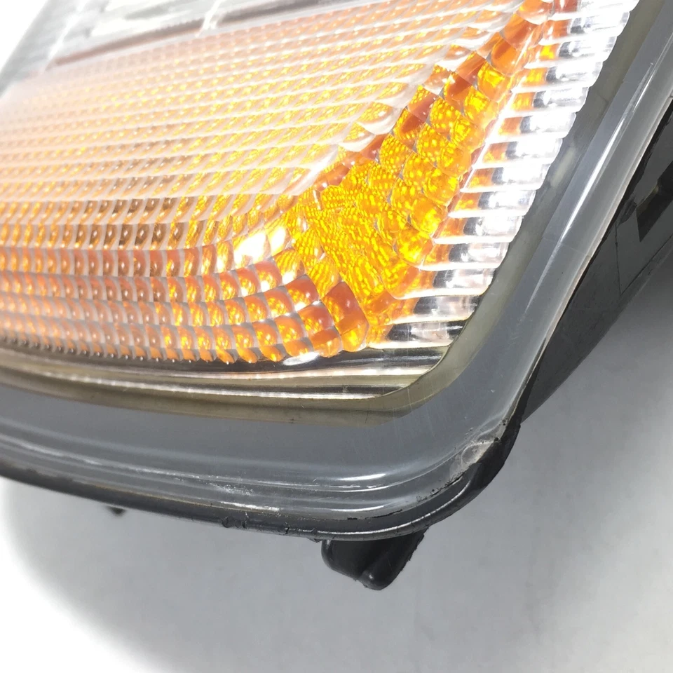 Toyota Crown JZS130V GS136V GS130 Van Wagon Front Turn Signal Lamp RH 30-181 - Image 3 of 4