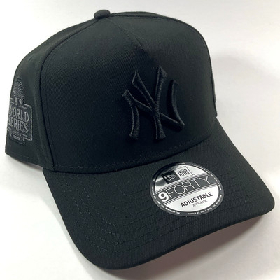 New Era NY Yankees Exclusive TRIPLE BLACK 9FORTY A-Frame Snapback