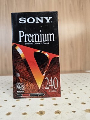 SONY Premium Brilliant Colour & Sound VIDEOKASSETTE E-240, SP: 4h, NEU