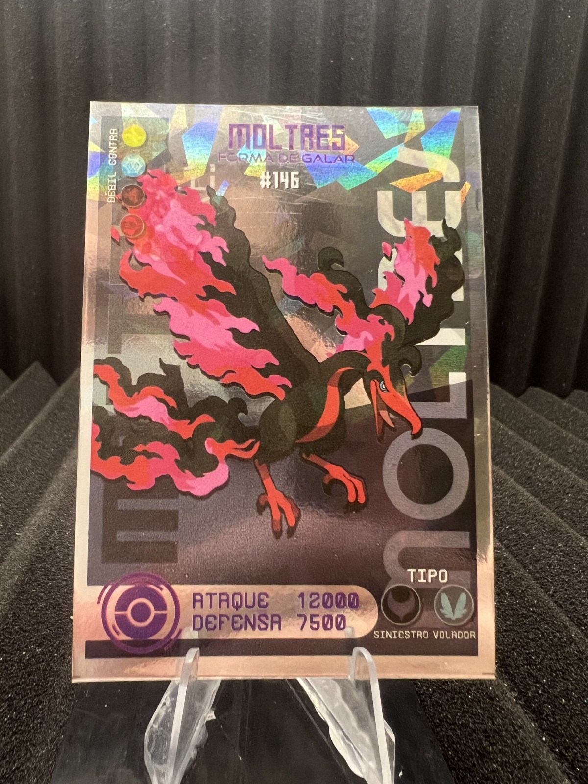 Moltres #146 - Cracked Ice Holo - Charizard Pokedex Edition 2020 - Pokemon Card