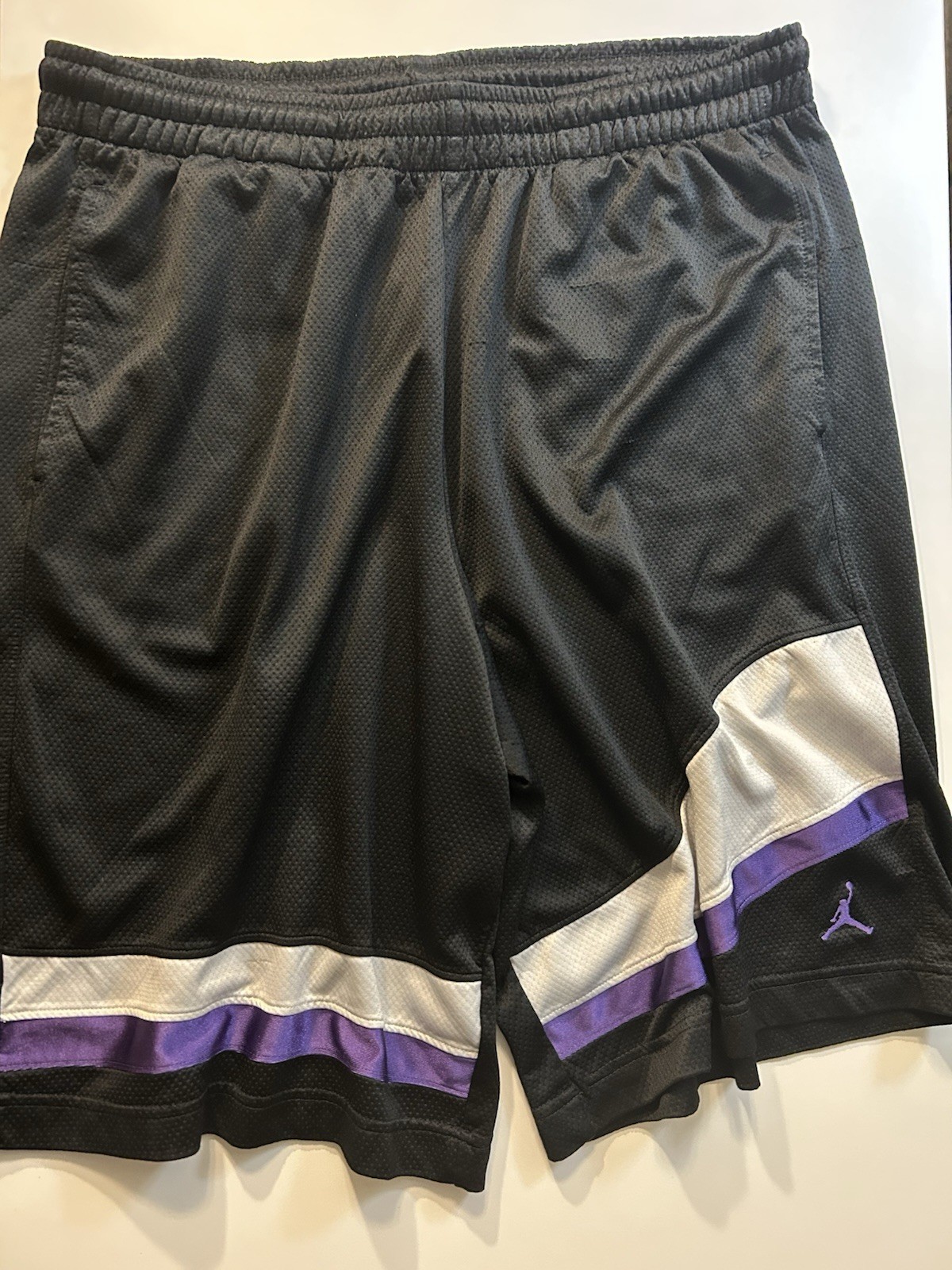 Jordan Men's XL Black Purple White Mesh Athletic Basketball Shorts Drawstring