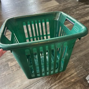 Rubbermaid Laundry Basket Rare Find Vintage Green Clothes Hamper Prop 18x19x14