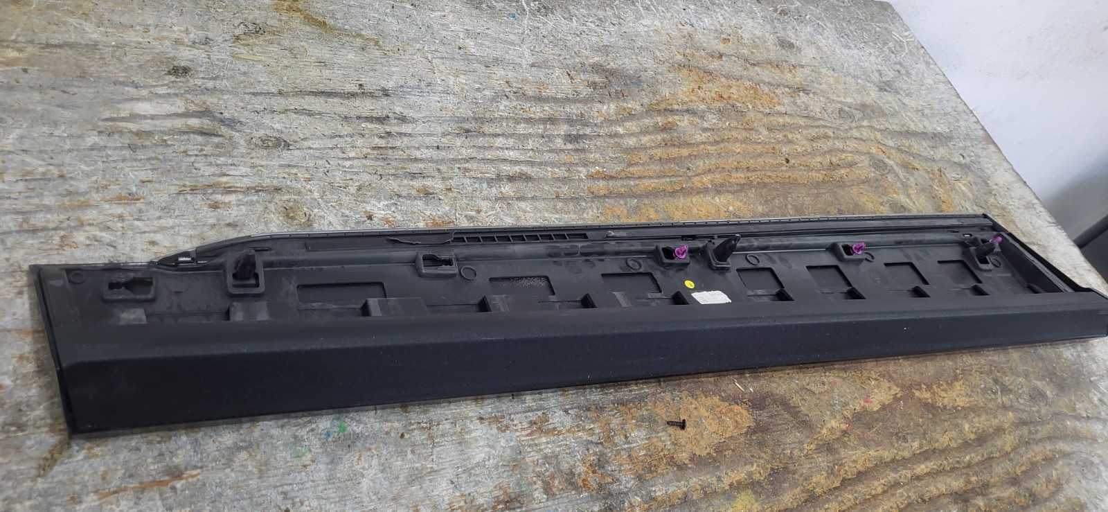 2019-2024 LAMBORGHINI URUS DOOR MOLDING PASSENGER SIDE FRONT USED OEM *DC9130