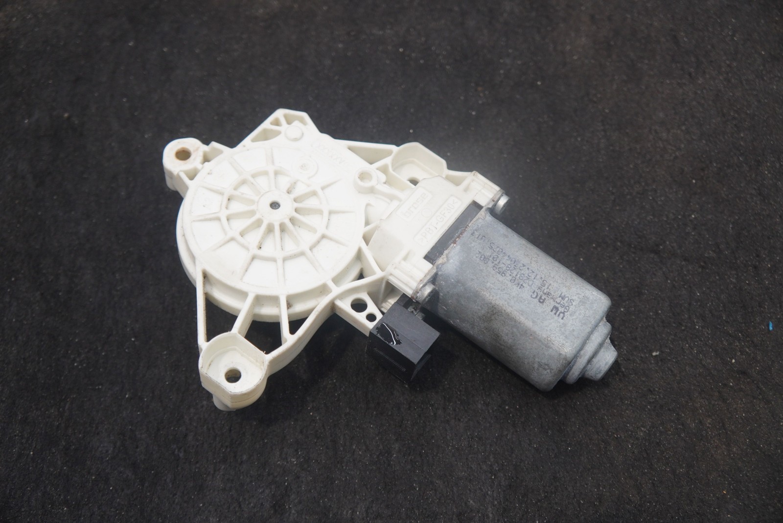 Left Front or Rear Door Window Regulator Motor Drive 4K0959802 Lamborghini Urus