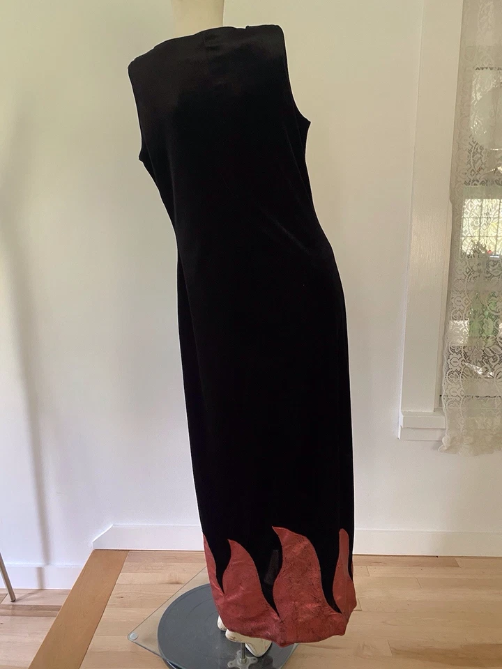 Vestido Vintage Savoir Faire Terciopelo Negro Fuego Ucrania Disfraz Cambio Halloween Foto 3 de 4