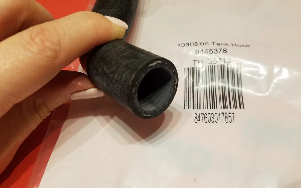 Нижний шланг бака расширения охлаждающей жидкости двигателя для Volvo C70 S70 V70 URO  - Изображение 4 из 4