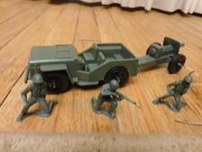 Vintage Playset Tim mee Army Jeep Gun and Men Figure Lot