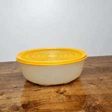 Tupperware Colander Strainer Bowl 1835 With Flow Through Seal 3 Quart Yellow