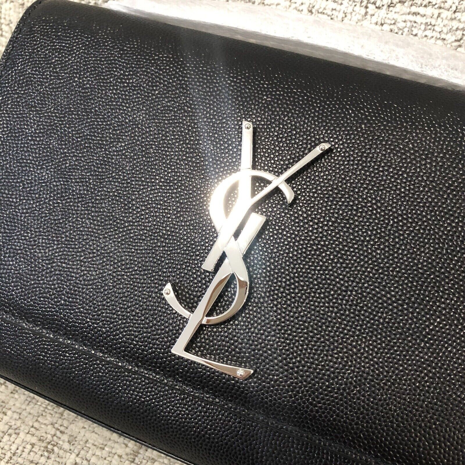 SAINT LAURENT YSL KATE PICCOLA BORSA A CATENA IN PELLE GOFFRATA GRANA DI POLVERE