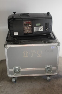 *Barco CLM HD8+Objektiv wählbar*Beamer Projektor projector 8000 ANSI 16:9 HD-SDI
