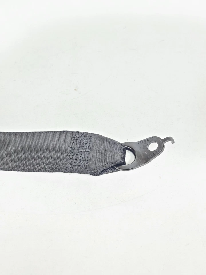 ОРИГИНАЛЬНЫЙ ЗАДНИЙ ПРАВЫЙ РЕМЕНЬ БЕЗОПАСНОСТИ ВТОРОГО РЯДА 2017-2024 BMW 530I XDRIVE G30 - Изображение 3 из 4