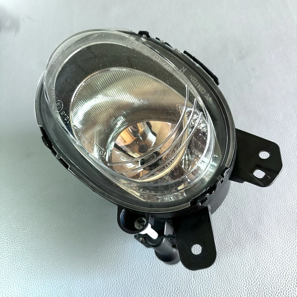 Luz antiniebla para pasajero derecho BMW I01 i3 14-17 7295688 OEM Foto 2 de 4
