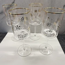 Qualia Handmade Etched Plum Blossom Wine Glasses Set of 4 Gold Rim Mouth Blown