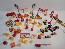 Vtg. 59 Piece Plastic Construction Zone Play Set Road Signs  People Figures