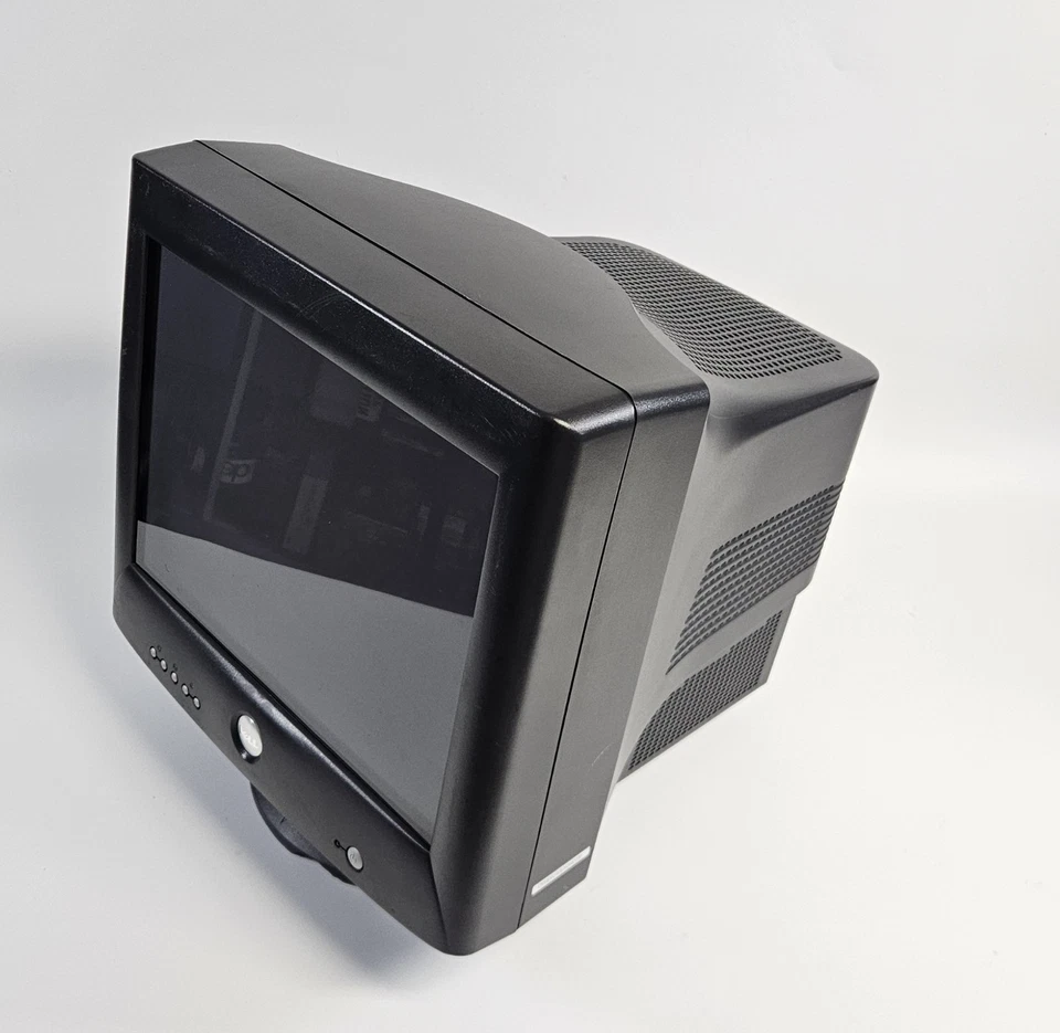 Dell P793 17" Color CRT Monitor For Retro Gaming w/VGA Cable -Not Working |AS IS - Image 2 of 4