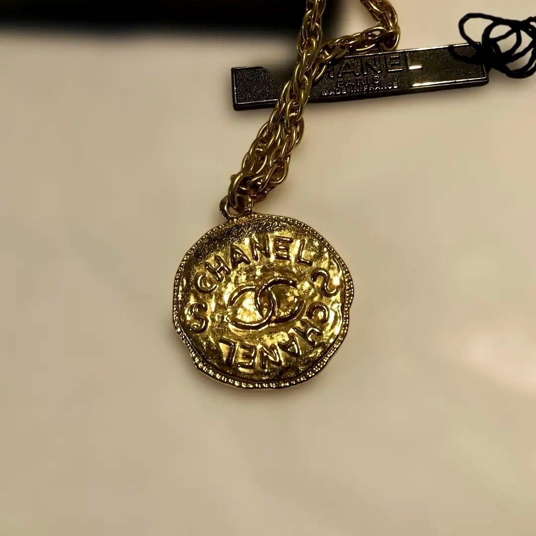 Chanel Gold Coin Pendant Necklace France Used Vintage 38g thumbnail 2