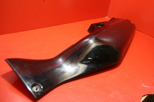SUZUKI GSXR750 GSXR1100 SEAT FAIRING PANEL LEFT HAND 47111-17EL - Picture 2 of 5