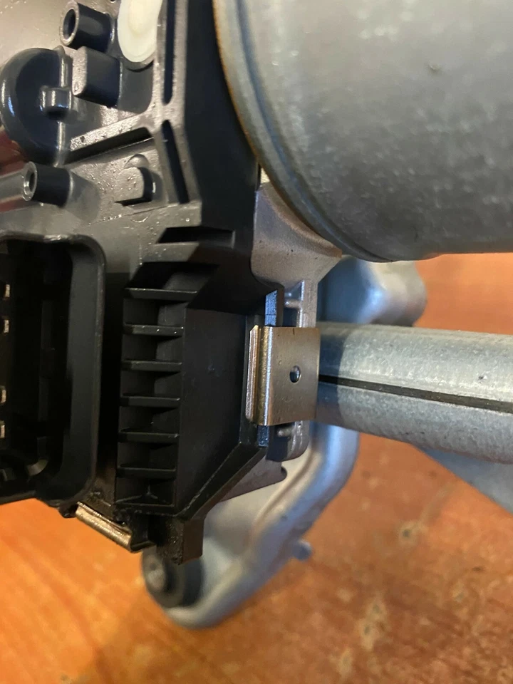 MOTOR LIMPIAPARABRISAS LADO CONDUCTOR PEUGEOT 3008 MK1 2011 9671062380 Foto 3 de 3