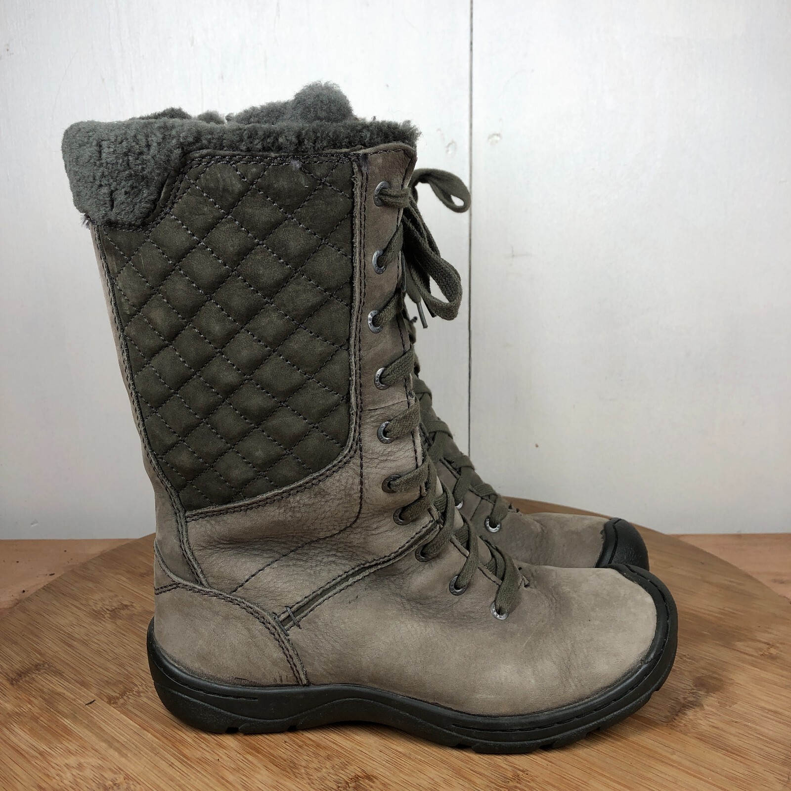 Stivali Keen da donna 6 crestati butte grigi in pelle foderati alti trapuntati