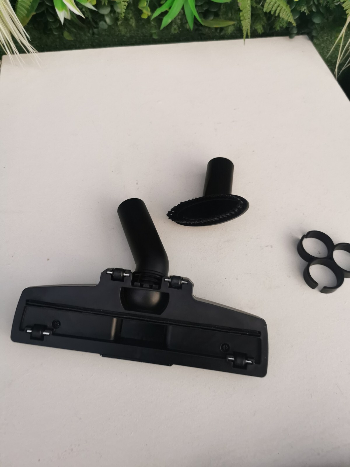 New Bosch Home and Garden Cordless Vacuum Cleaner UniversalVac 18