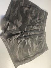 Athleta Camo Farallon Short, Women Size 4 With Pockets