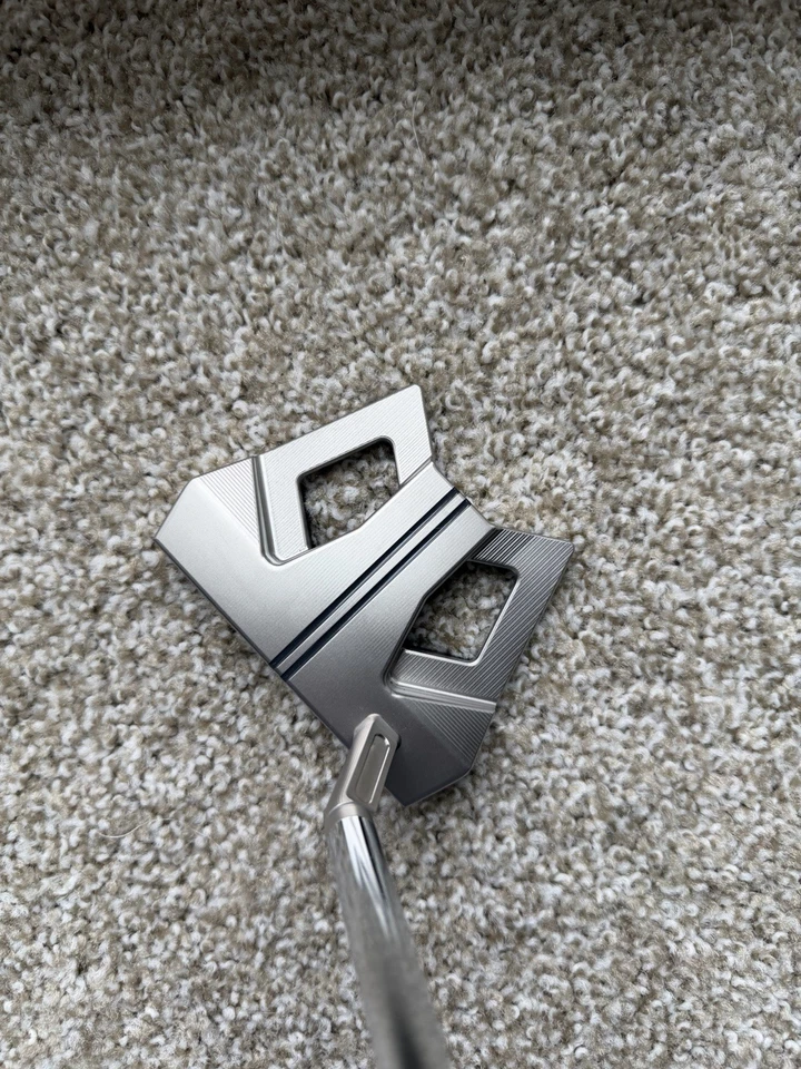 Putter Scotty Cameron Phantom 9.5 2024 35” estado de uso mínimo + cubierta Foto 2 de 4