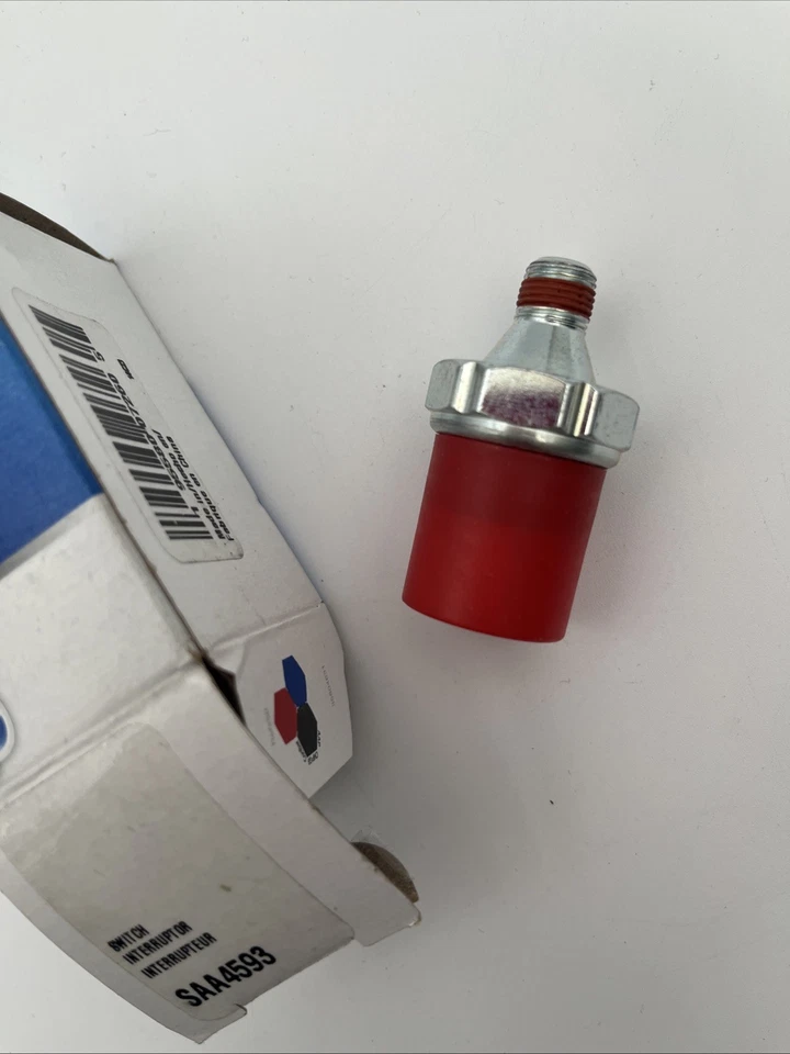 Interruptor de presión de aceite de motor CARQUEST SAA4593 Foto 4 de 4