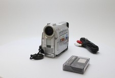 Canon ZR10 NTSC Digital MiniDV Camcorder 10x Optical Zoom 3180A001 