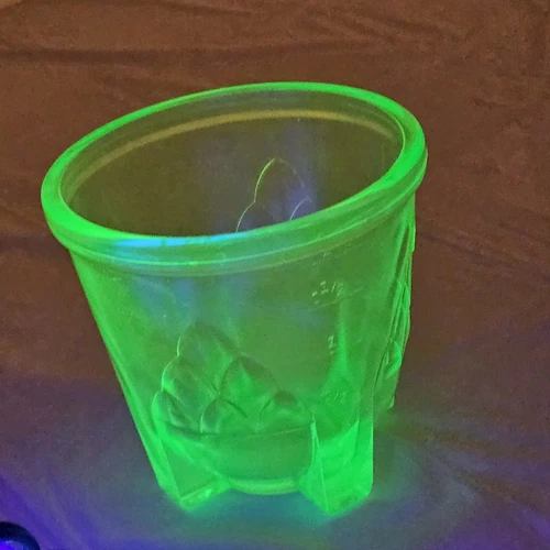 Antique Uranium/Depression Glass/Vaseline Glass Measuring Cup 2C/16oz [Atomic]