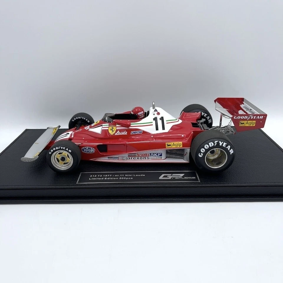 NIKI LAUDA WORLD CHAMPION 1977 F1 312T2 - GP REPLICAS 1/18 - Immagine 2 di 4