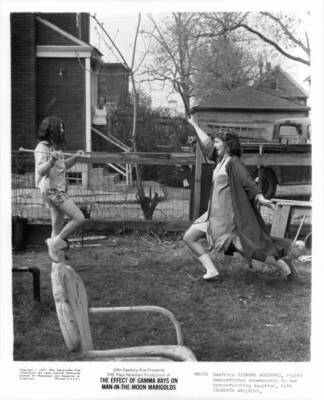 Roberta Wallach And Joanne Woodward In The Effect Of Gamma Rays 1972 OLD PHOTO