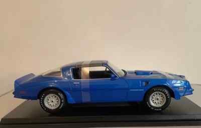 Pontiac Firebird Trans Am Blue Maisto Special Edition 1:18 Scale