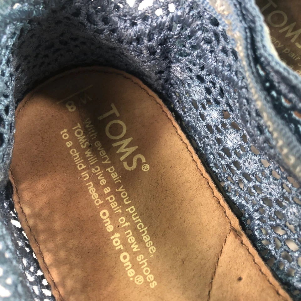 Bolso Tom's 100 % auténtico crochet/encaje azul claro usado en excelente estado incluido talla 8 Foto 3 de 4