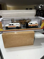 M2 Machines Squarebody Syndicate 1974 Chevy Silverado C30 1973 Van G10 S45
