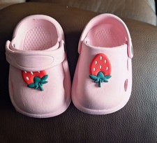 Crocs Classic Baby Girl Pink Slip-On Clog Sandal, Size 2/3