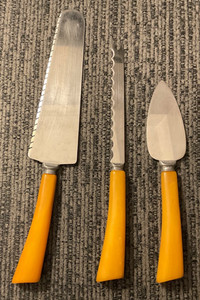 3 Vintage Bakelite Kitchen Utensils Butterscotch Cake, cheese cutter, spreader