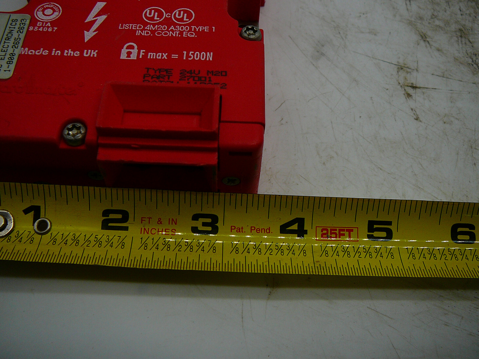 TITAN GUARDMASTER SAFETY INTERLOCK SWITCH 27001 WITH GUARD LOCKING 24V