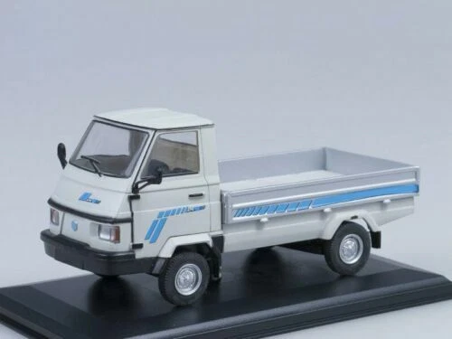 Modellini statici di auto, furgoni e camion in plastica scala 1:32