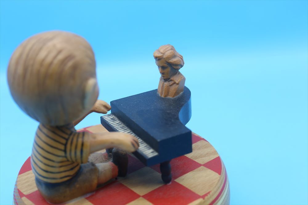 60S Anri Wooden Music Box/Schroider With Piano/Henry Loque 60S Anri Wooden Music Box/Schroider With Piano/Henry Loque