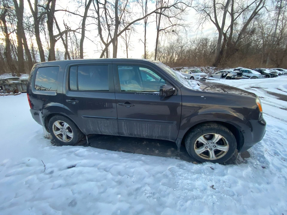 Compresor de aire acondicionado usado se adapta a: Honda Pilot 2012 3,7 L 6 cilindros grado C Foto 4 de 4