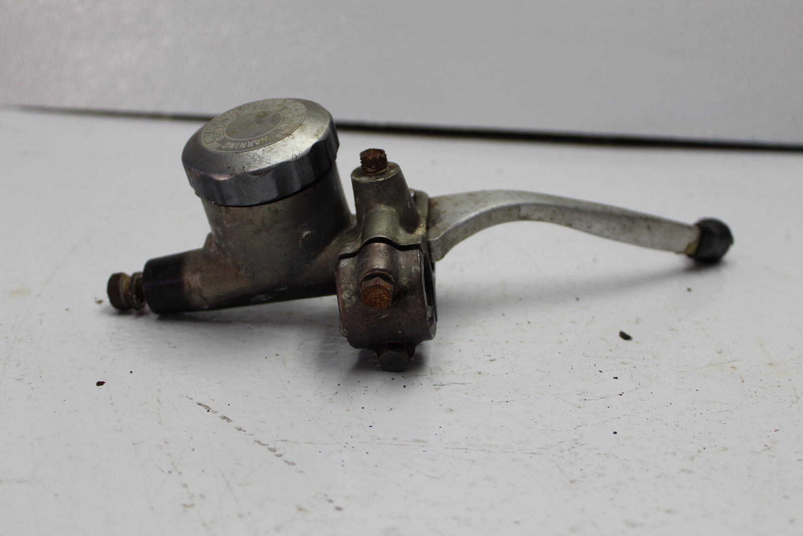 1975 HONDA CB400 F FRONT BRAKE MASTER CYLINDER **FOR PARTS ** (FMC10