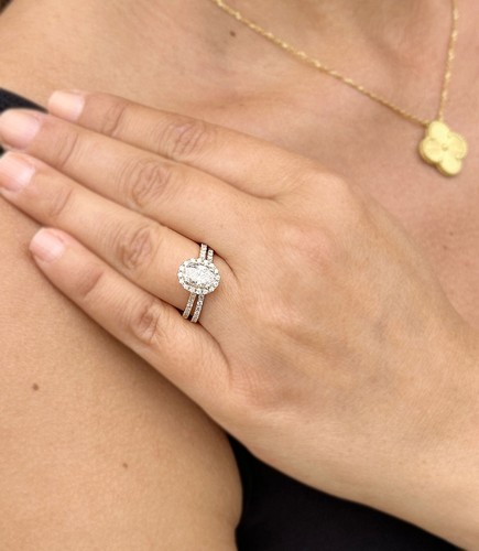 Anillo de compromiso con halo de diamantes naturales de corte ovalado certificado por GIA de oro amarillo de 14 k 1,70 - Imagen 11 de 15