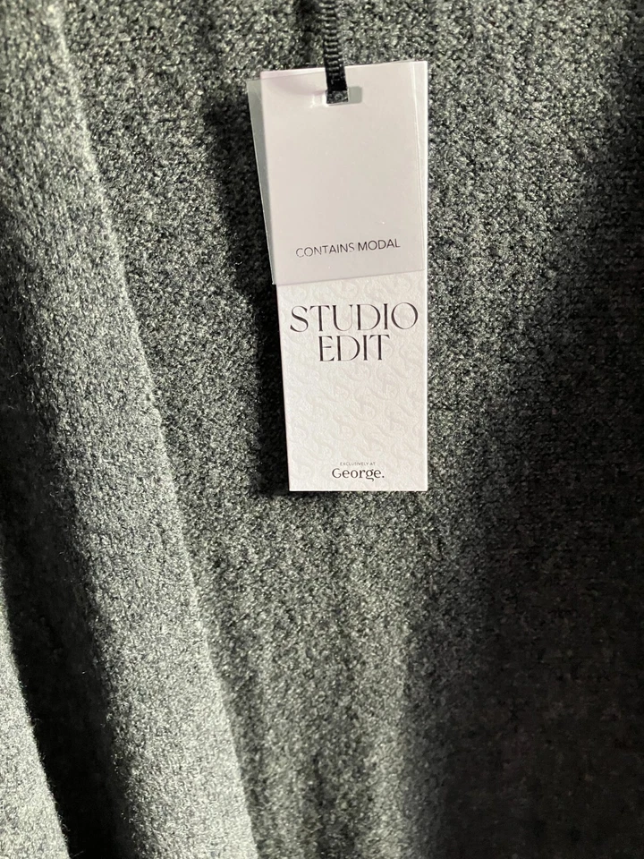 Longline Grey Wrap Over  Cardigan/Robe with belt. New with Tags.  2XL. - Image 2 of 4