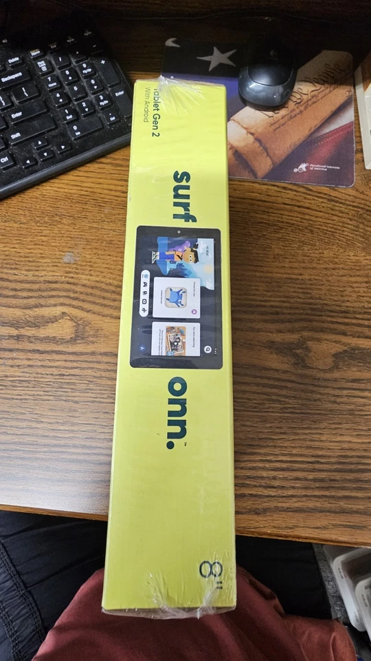 New Onn Surf Tablet Gen 2 32GB, Bluetooth, 8" - Image 2 of 3